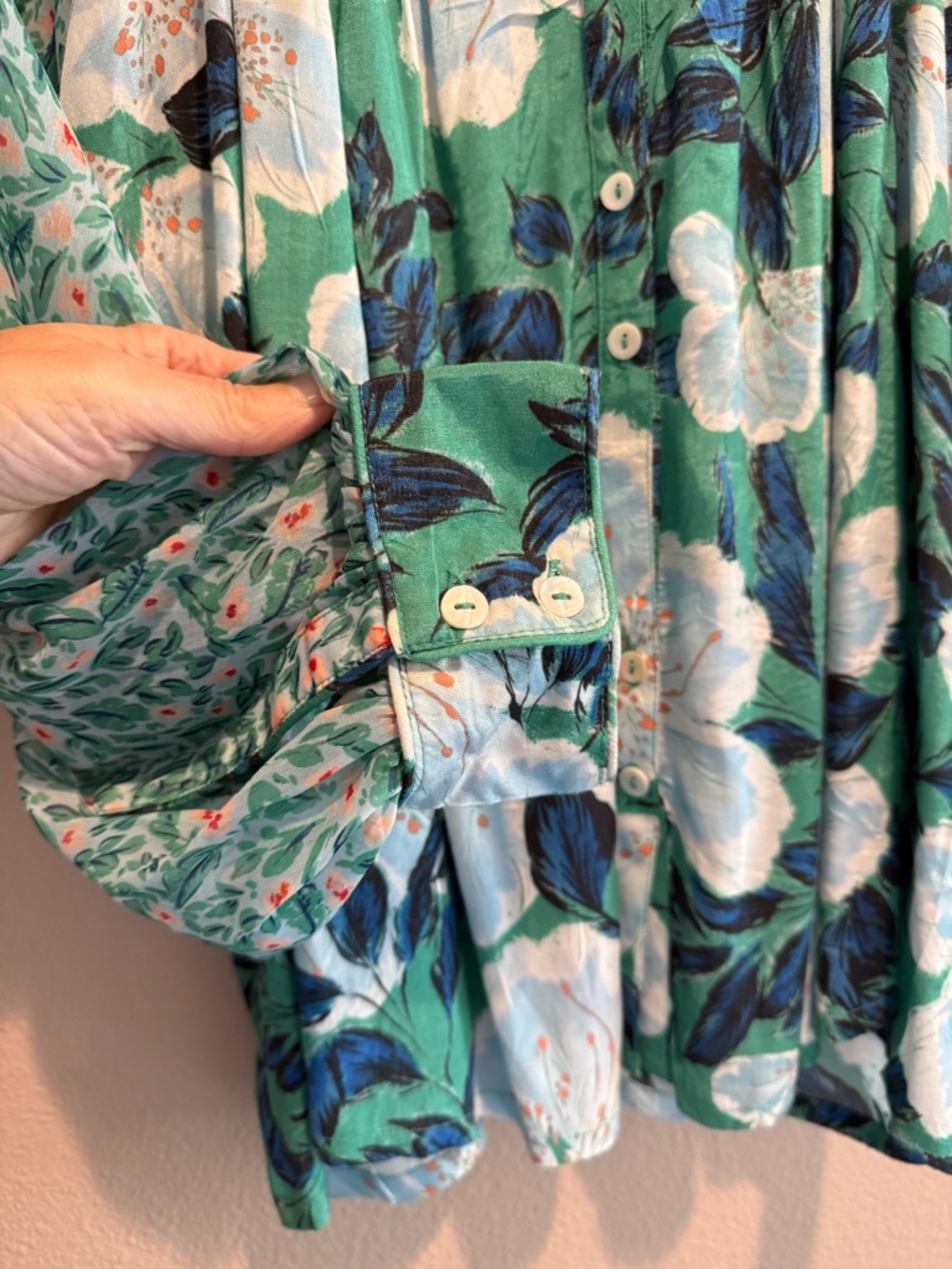 Anthropologie, Roller Rabbit, Women's sheer blouse Size M - Picture 4 of 5
